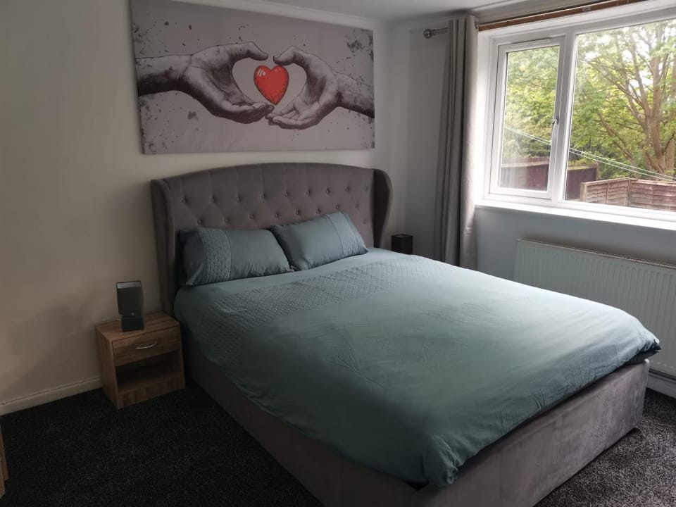 Brendon Rooms Luton Airport Bed and Breakfast in Luton