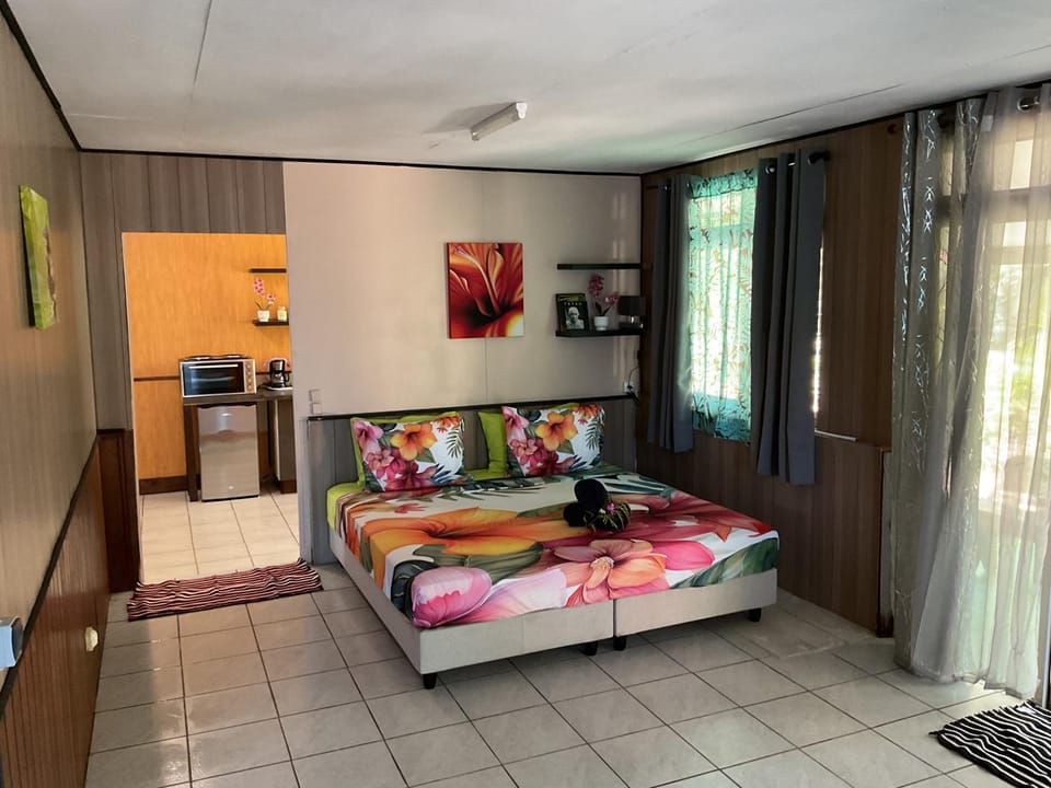 Tauraatini house F4- MOOREA Maatea House in Pape'ete