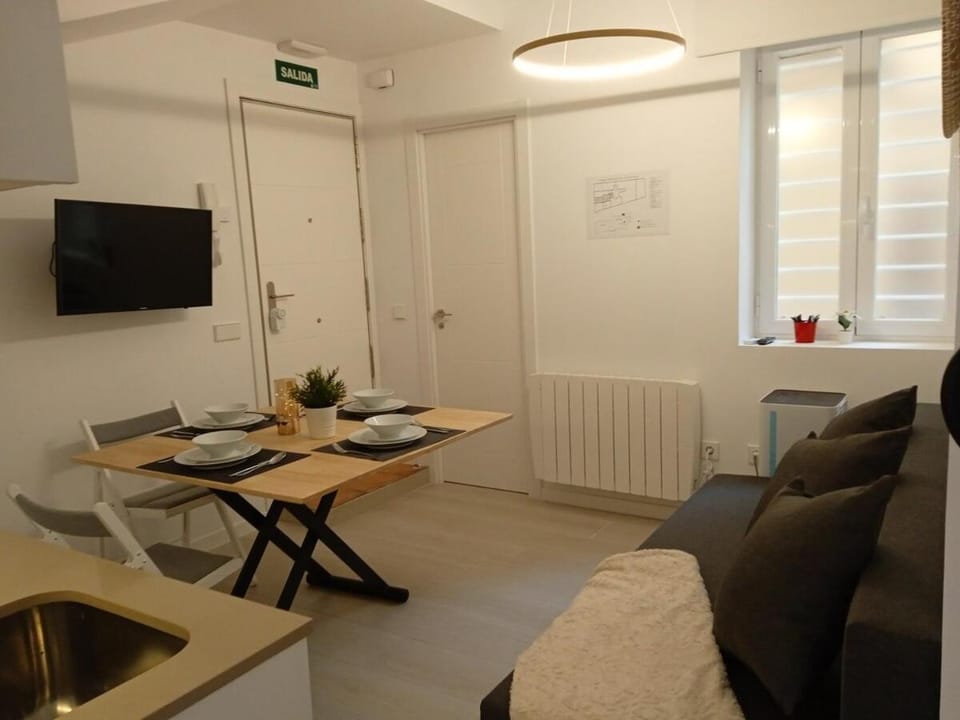 TV and multimedia, Living room, Dining area