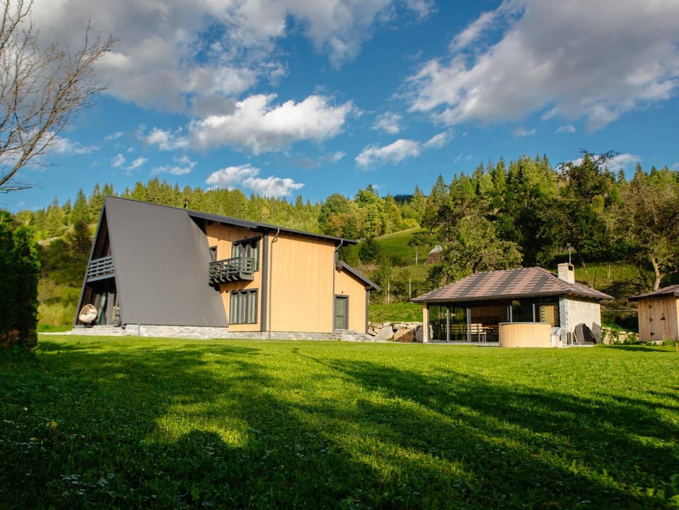 Property building, Day, Natural landscape, Garden view