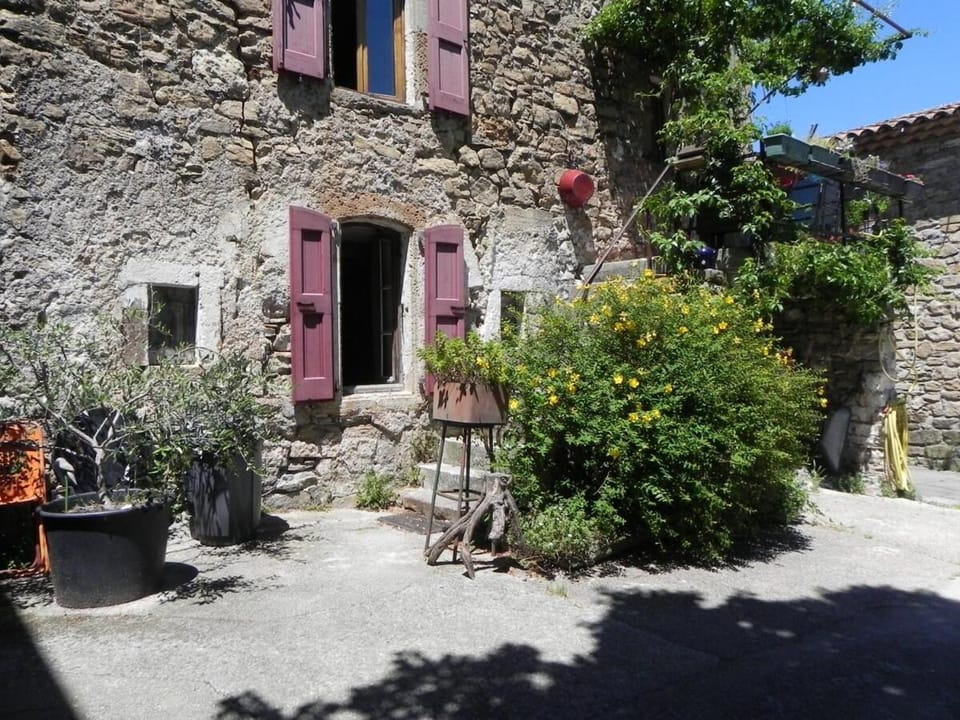 Studio à Générargues, en Cévennes, proche Anduze Apartment in Occitanie