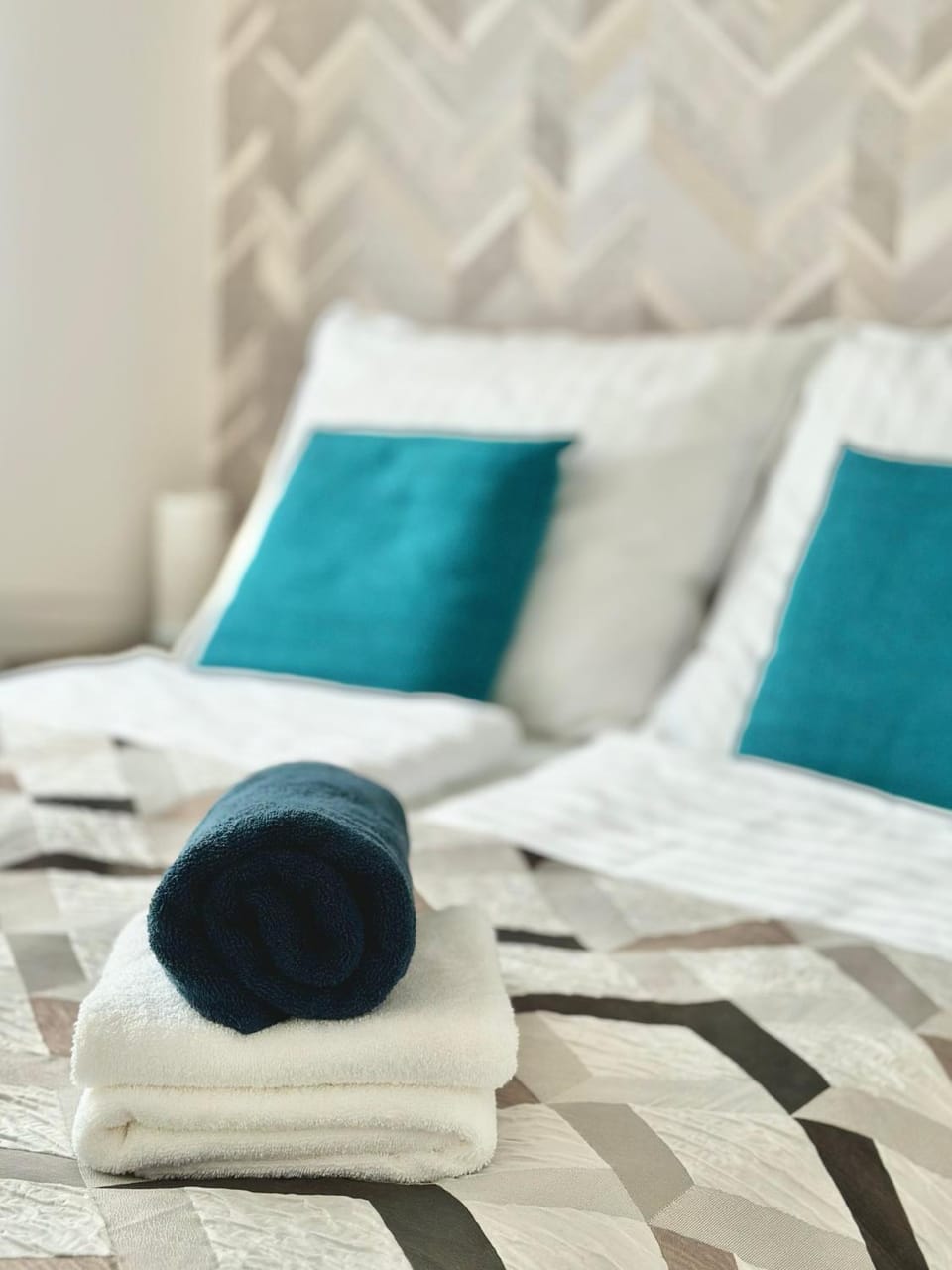 Bedroom, towels