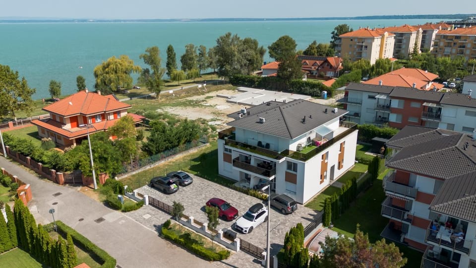 Property building, Bird's eye view, Street view, Parking