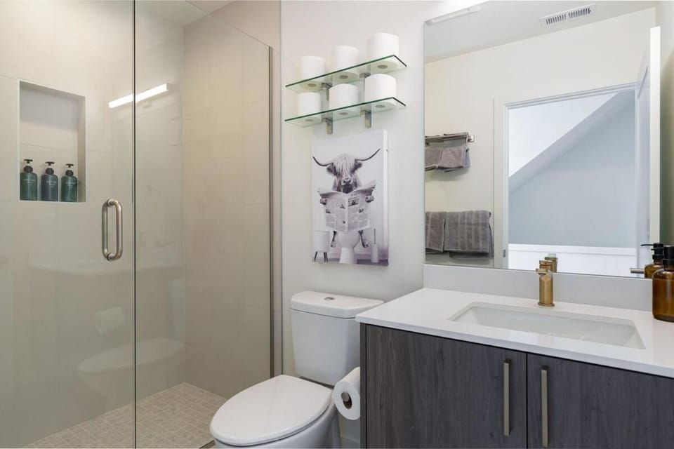 Squire - Prime Location with View & Parking House in Capitol Hill