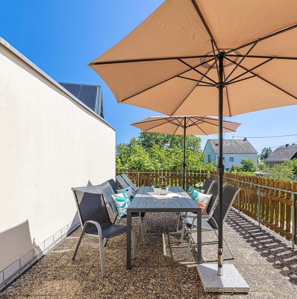 Balcony/Terrace, sunbed