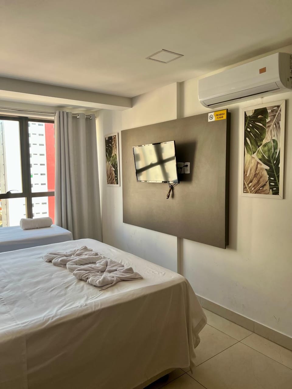 Bed, TV and multimedia, Photo of the whole room, Bedroom, towels, air conditioner