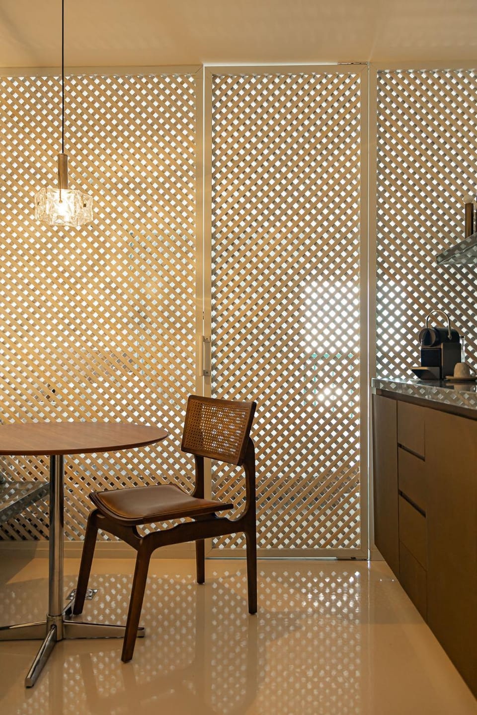 Kitchen or kitchenette, Living room, Seating area, Dining area, minibar