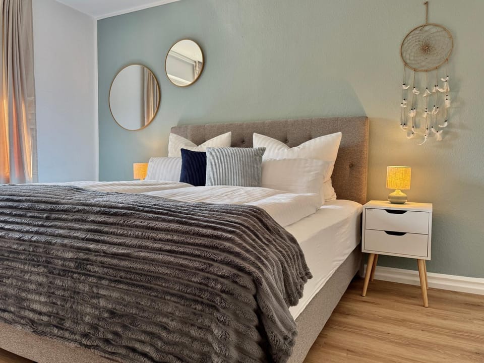 Bed, Photo of the whole room, Bedroom