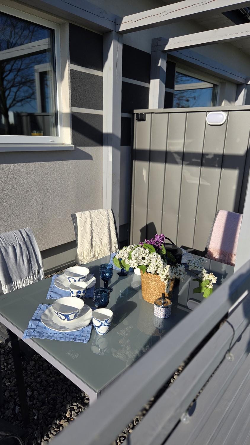 Day, Food and drinks, Seating area, Food