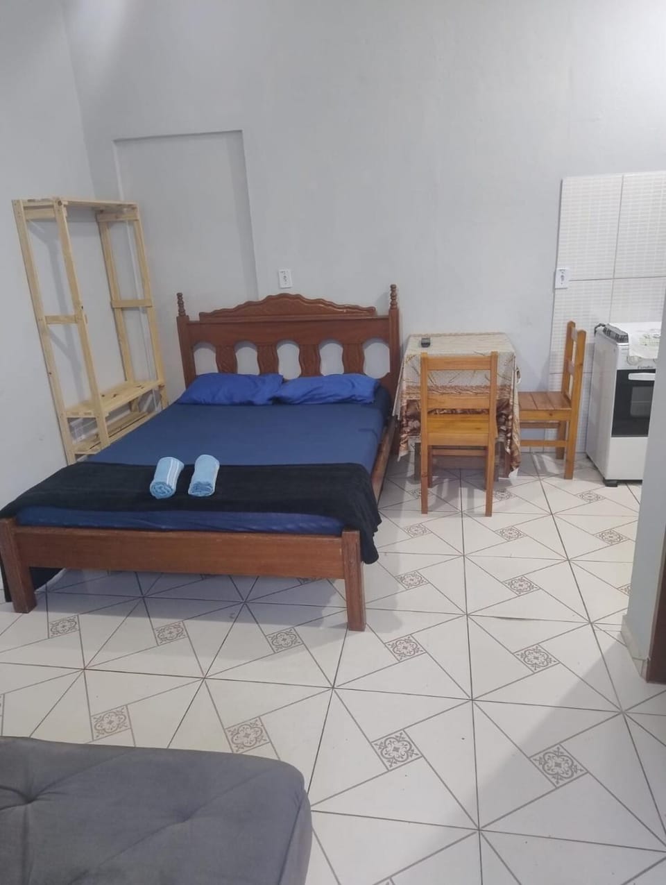 Bed, Dining area, Bedroom