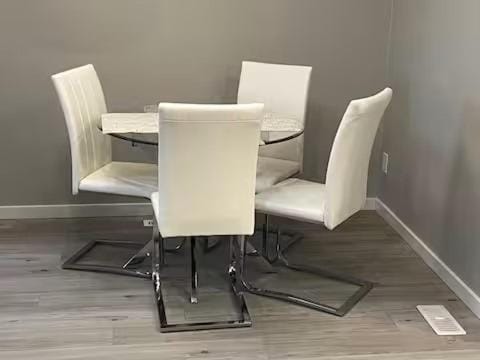 Brand New Bedroom with private bathroom in Keswick Vacation rental in Edmonton