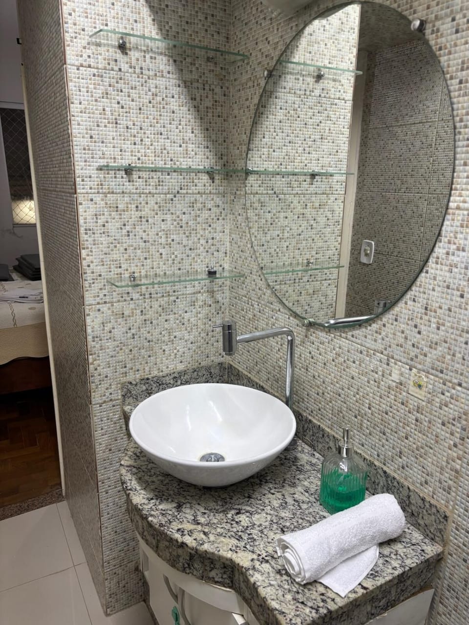Bathroom, towels
