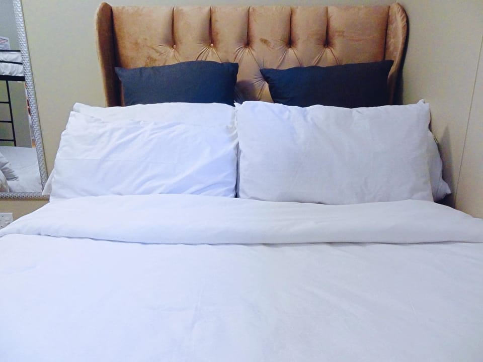 Bed, Bathroom, Bedroom, bunk bed, Family