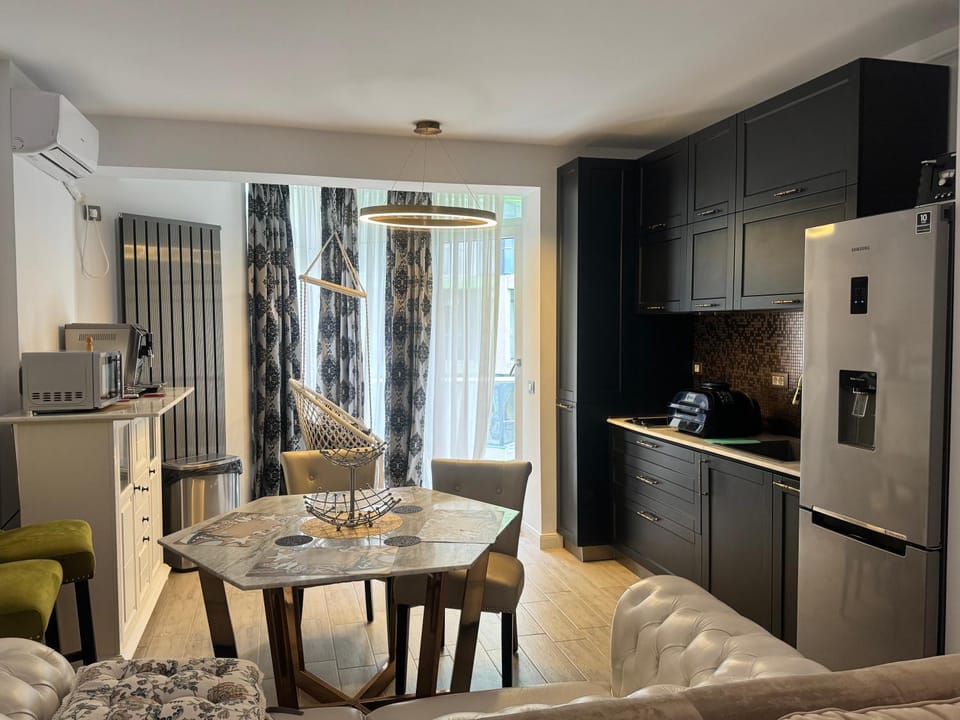 Liam luxury- Alezzi Beach resort Apartment in Constanța County