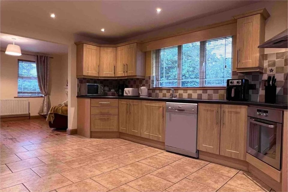 Home in Foxford, 8 Guests House in County Sligo