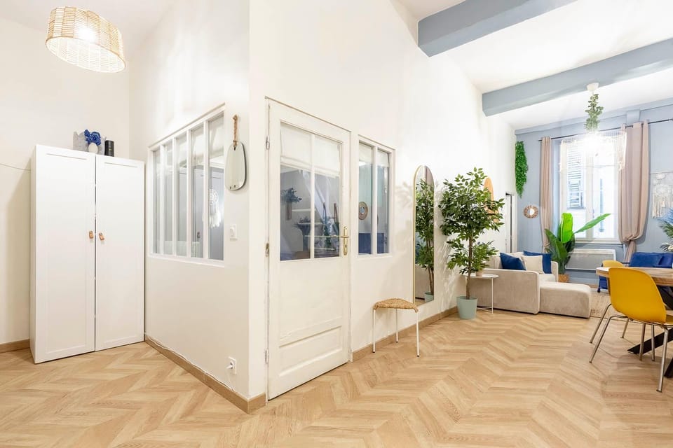 Portable AC Boho Chic Apartment in Old Town Apartment in Nice