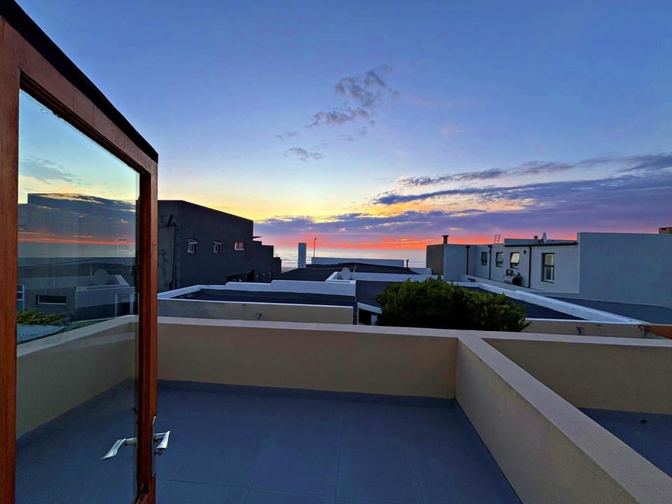 Day, Natural landscape, View (from property/room), Balcony/Terrace, Sea view, Sunrise, Sunset