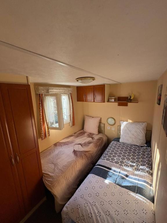 Charmant Bungalow, lac bleu Morillons - Verchaix Campground/ 
RV Resort in Morillon