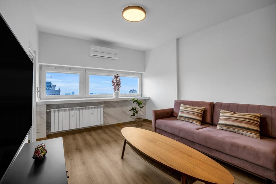 TV and multimedia, Living room, Seating area, internet, air conditioner