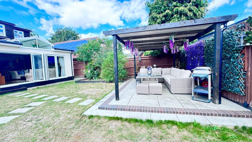 Patio, Garden, Dining area, Garden view