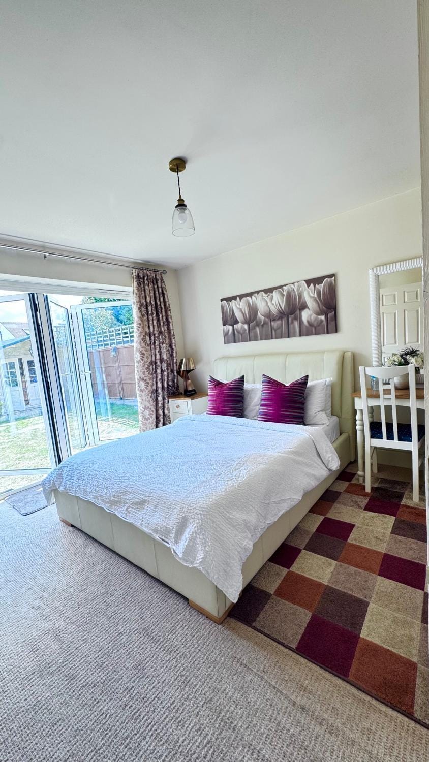Seating area, Bedroom