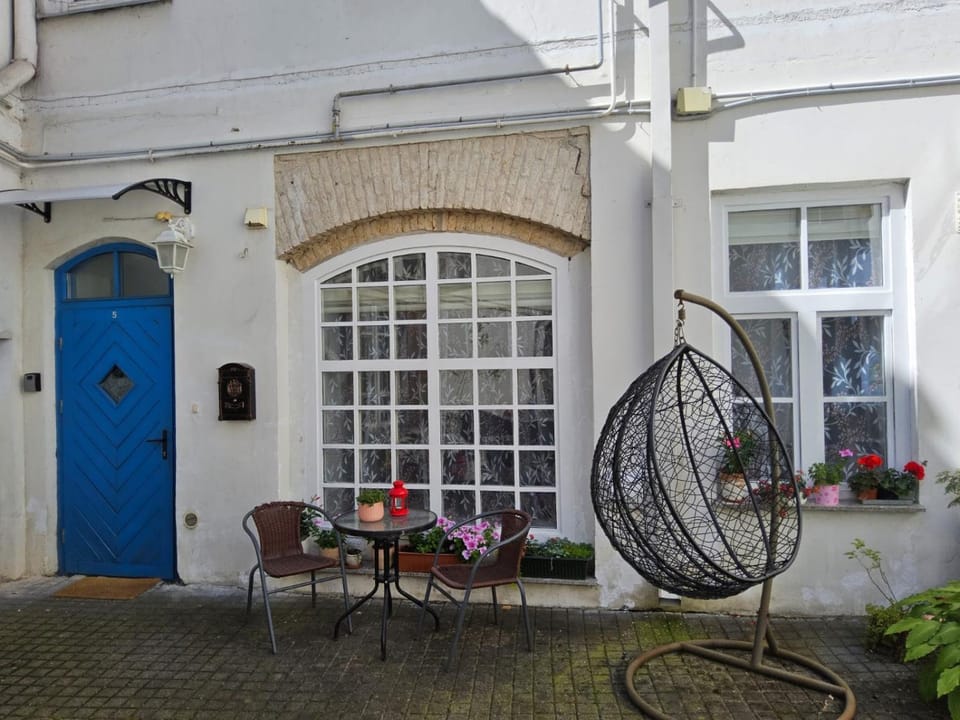Property building, Patio, Day