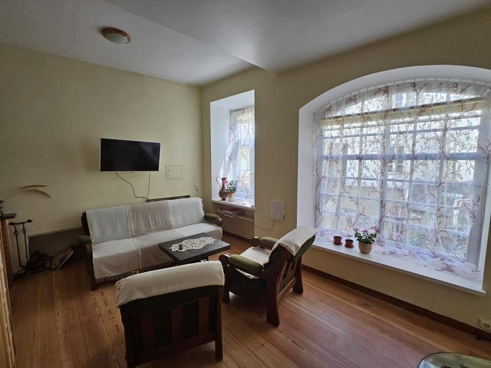 Communal lounge/ TV room, TV and multimedia, Living room, Photo of the whole room, Seating area
