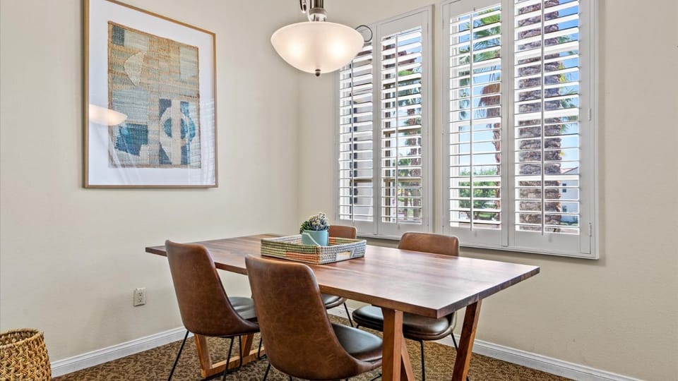 LV255 Upstairs 2BD 2BA Legacy Villas Retreat Apartment in Indian Wells