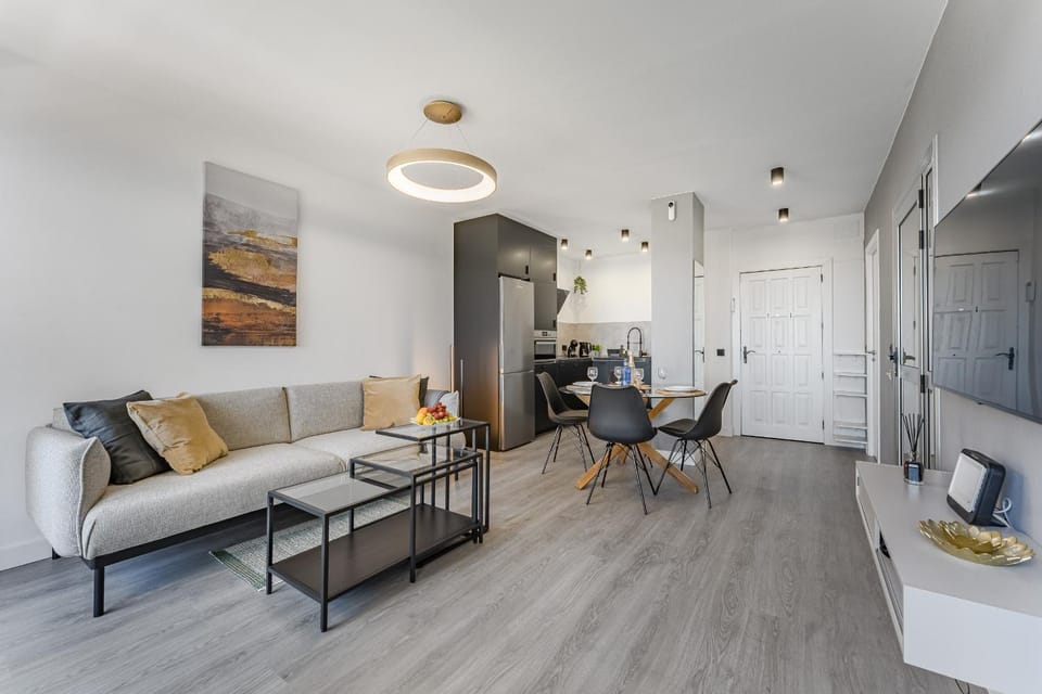 TV and multimedia, Kitchen or kitchenette, Living room, Dining area