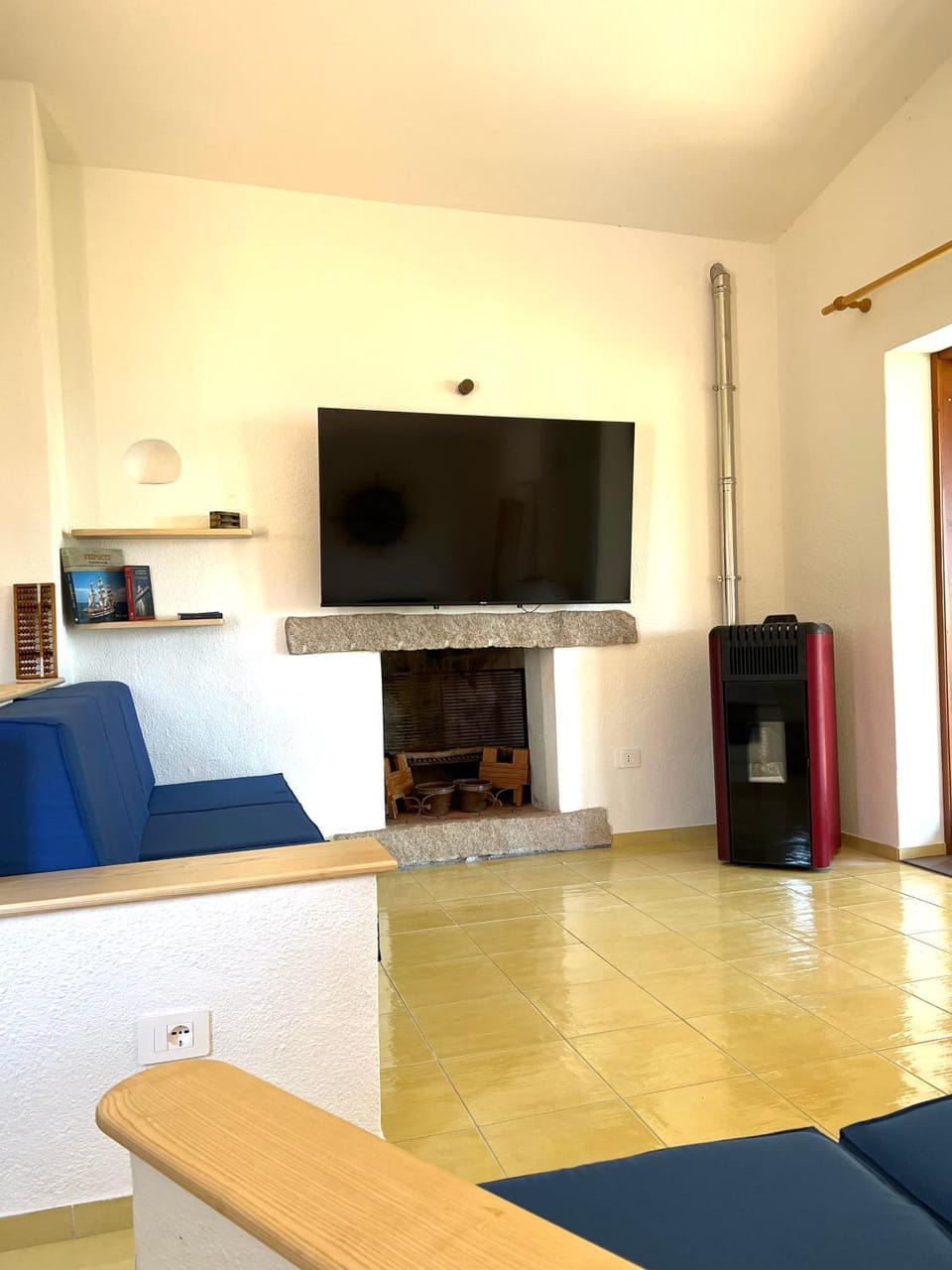 TV and multimedia, Living room, Seating area