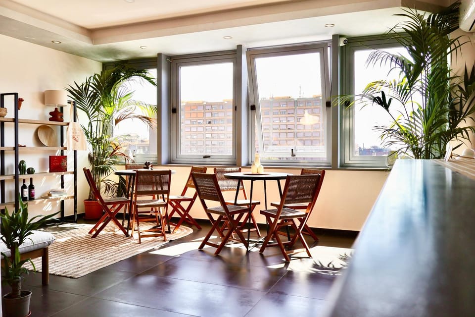 Seating area, Dining area