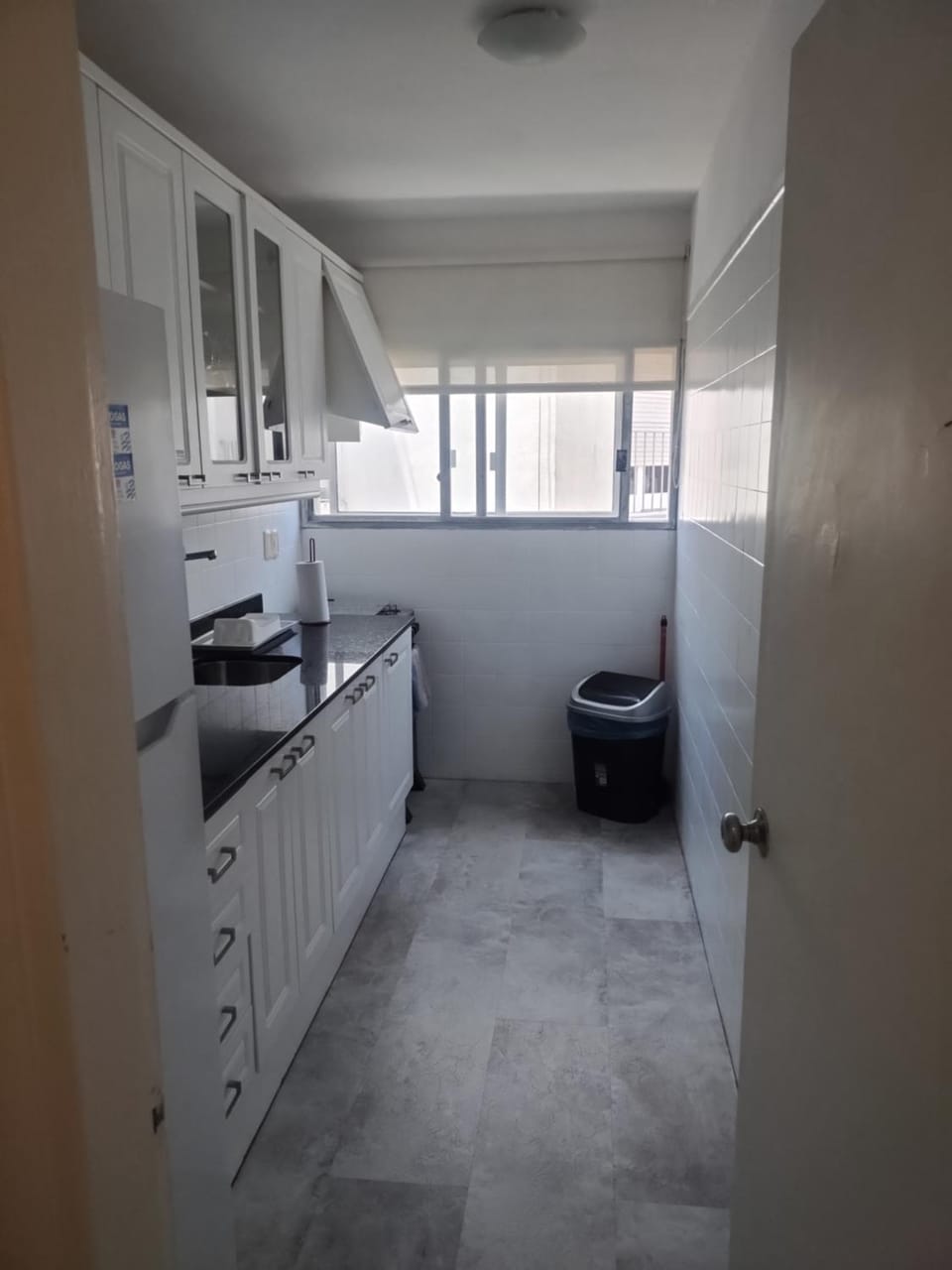 Kitchen or kitchenette, oven