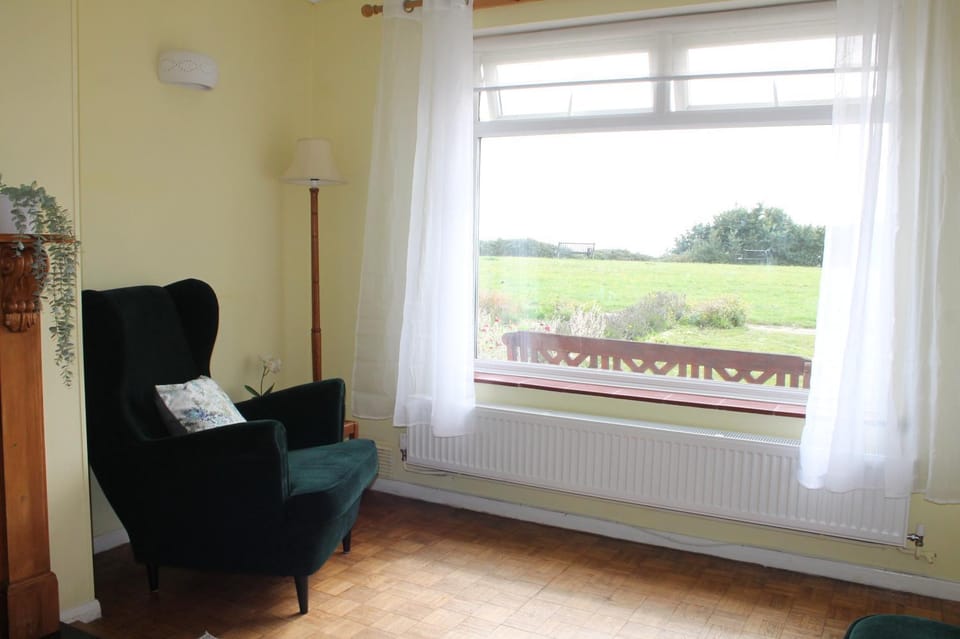 Garden, Living room, Seating area