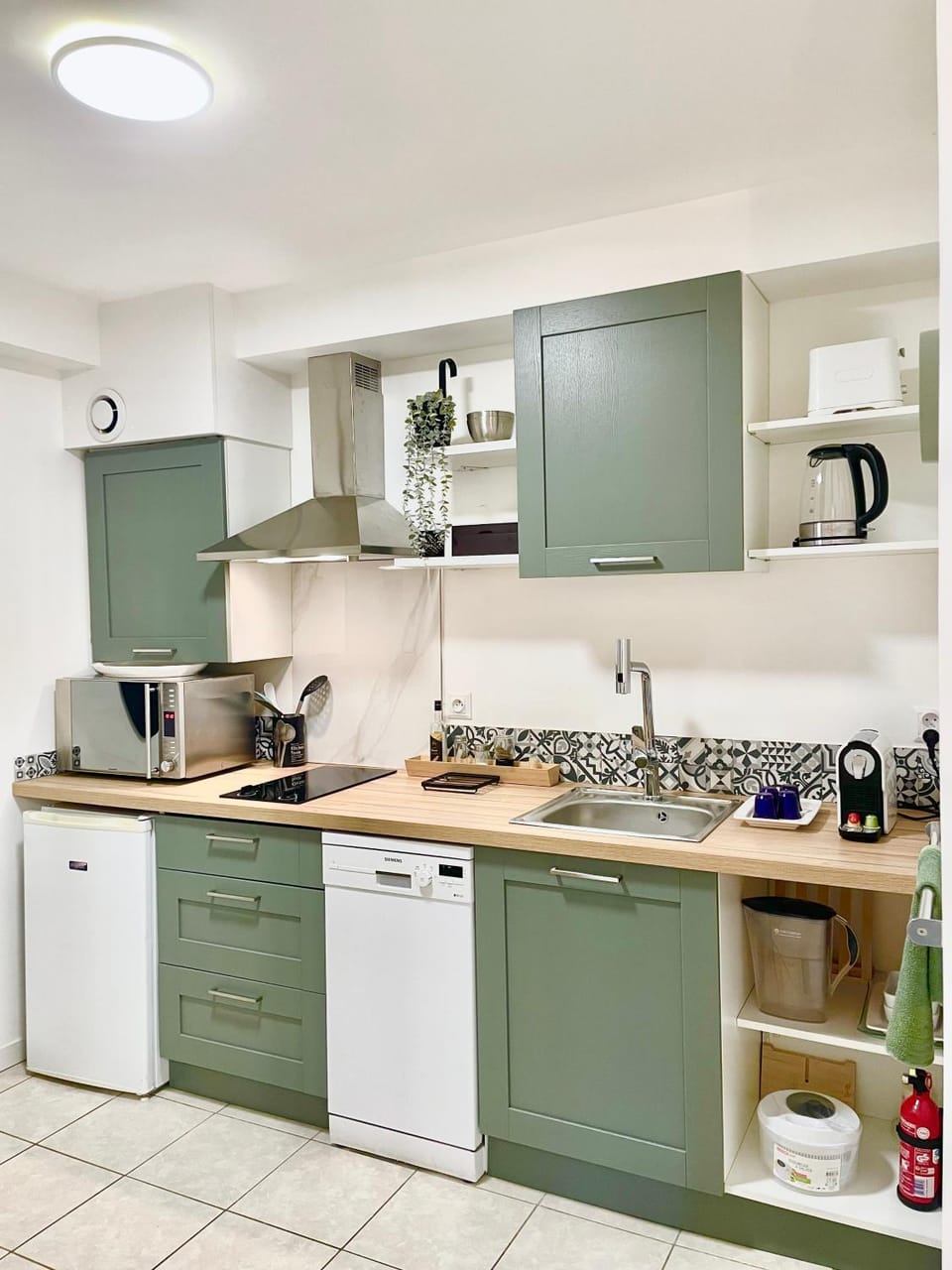 dishwasher, microwave, oven, kitchen