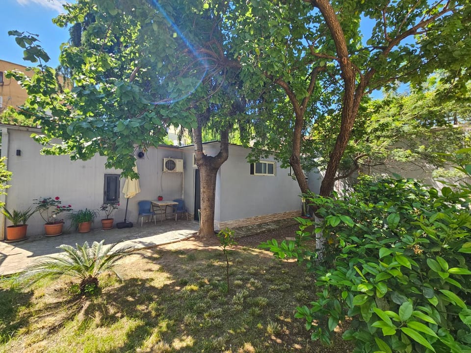 Property building, Day, Garden, Garden view