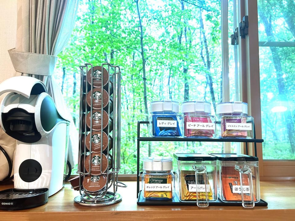 Coffee/tea facilities, Food and drinks