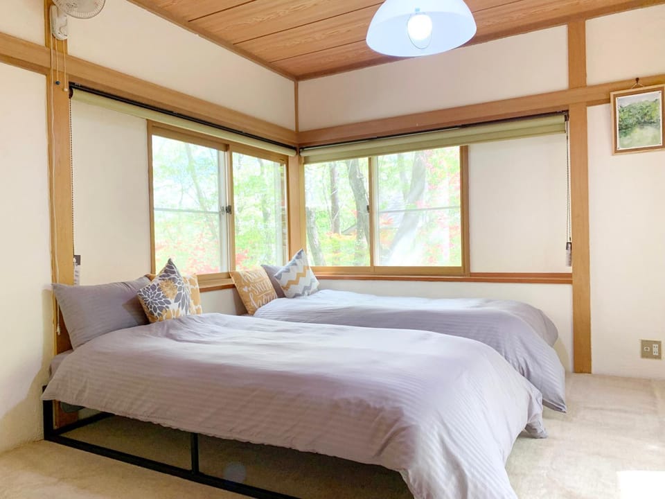 Bed, Photo of the whole room, Bedroom