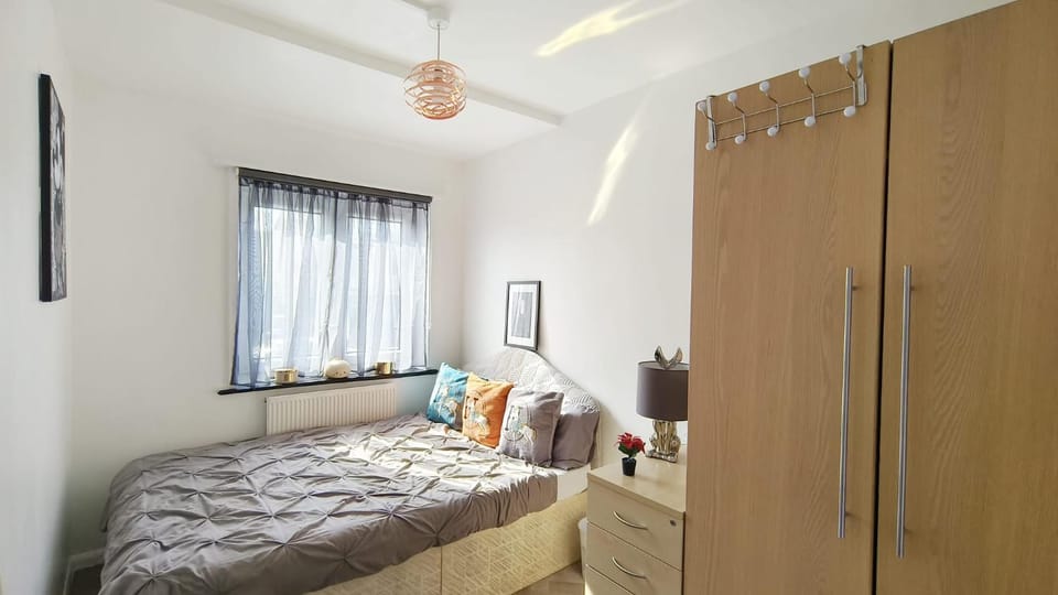 Bed, Bedroom, wardrobe