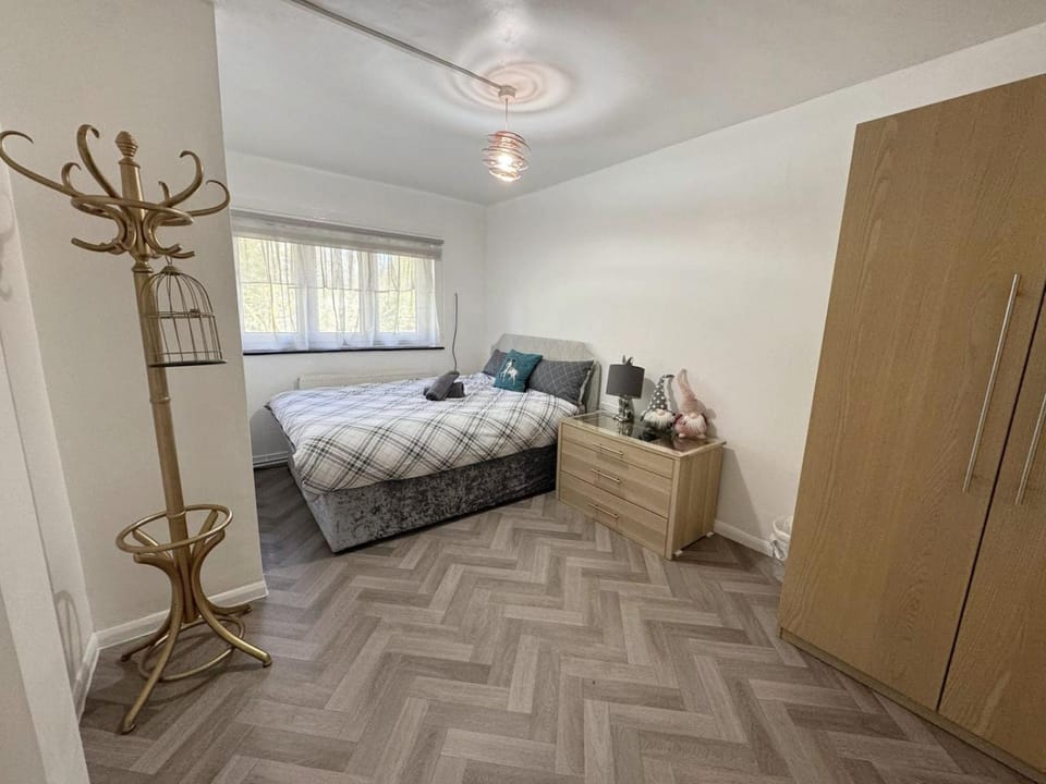 Bed, Photo of the whole room, Bedroom, wardrobe