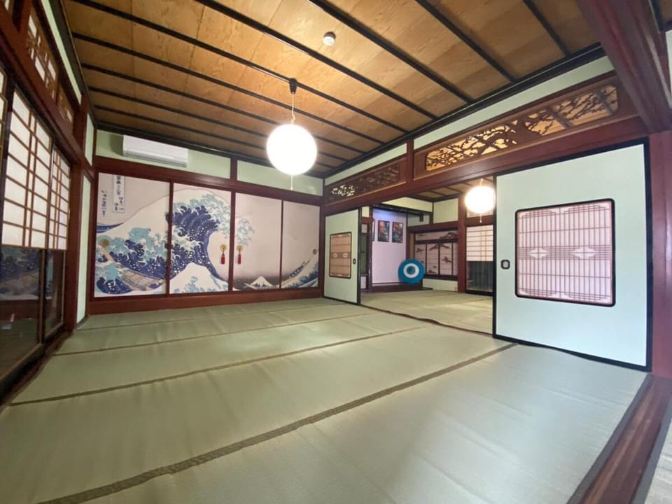 勝山貸切民泊三つ子の魂 福井県立恐竜博物館まで車で10分 発坂駅から徒歩5分 House in Ishikawa Prefecture