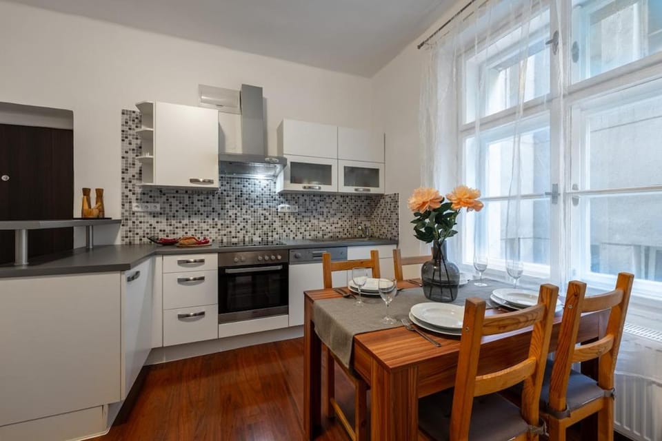 Kitchen or kitchenette, Dining area, dishwasher, oven, stove