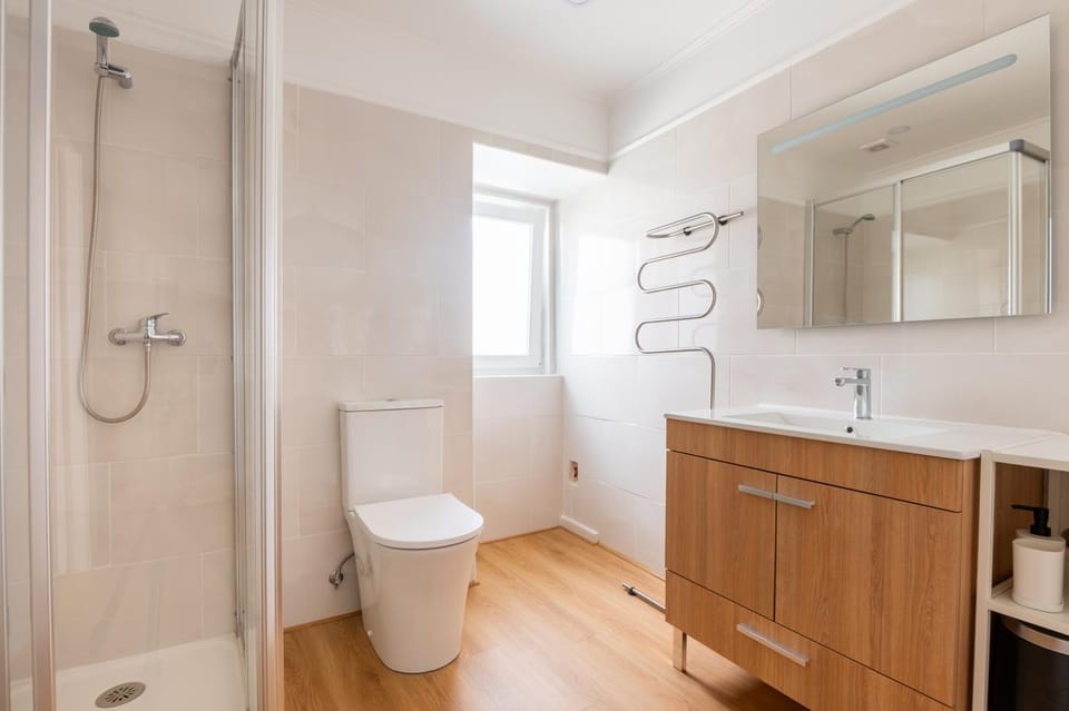Shower, Toilet, Bathroom