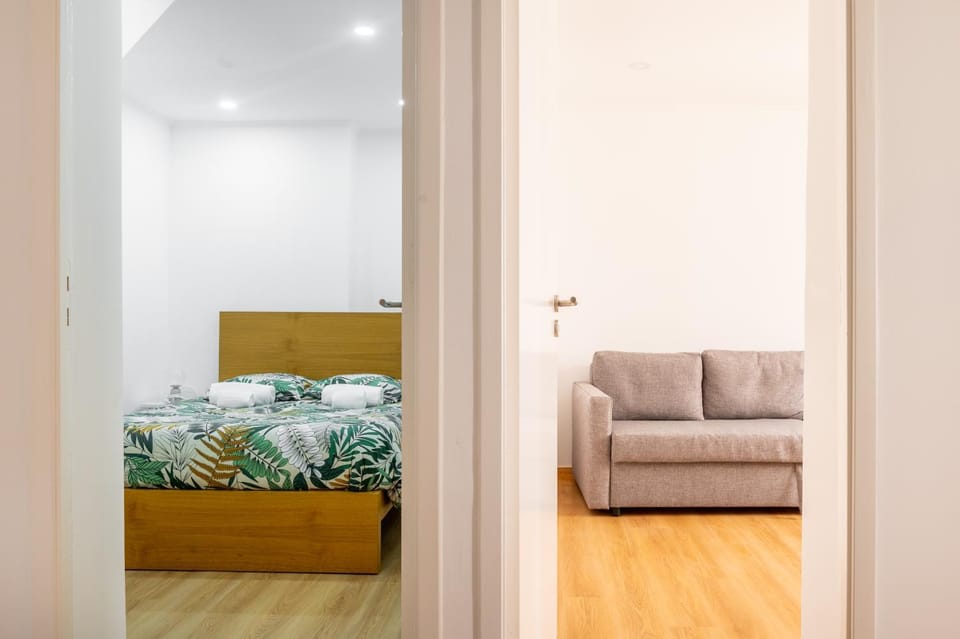 Bed, Living room, Photo of the whole room, Bedroom