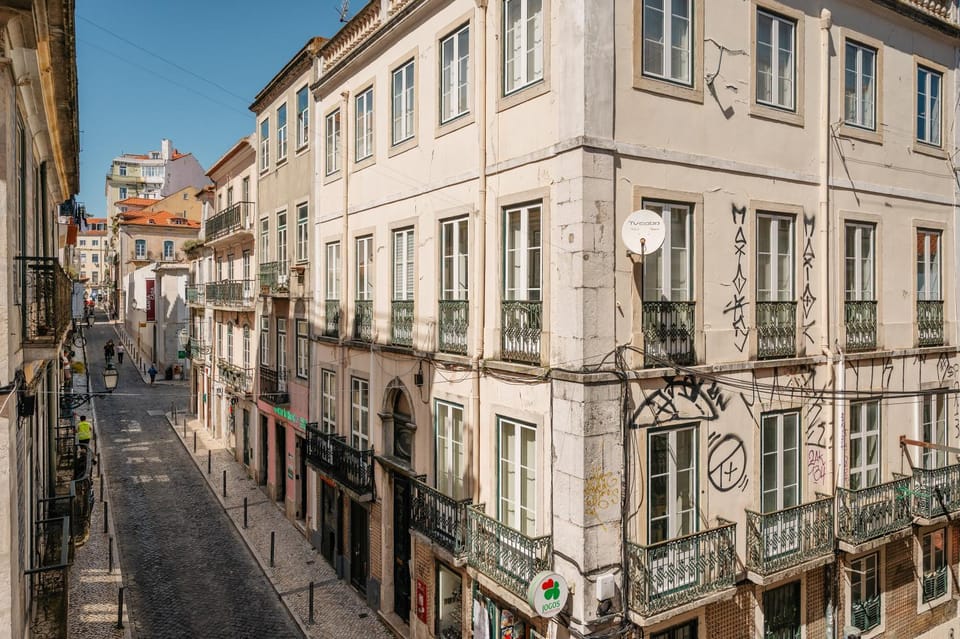 Day, Neighbourhood, Street view, Location