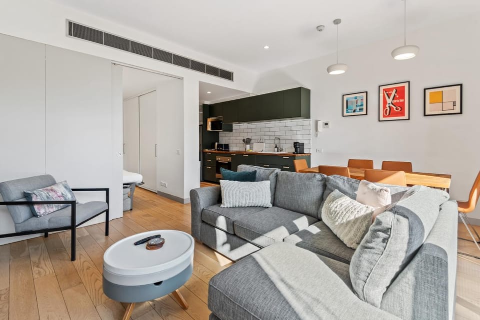 Chic 2-Bed Apartment in Vibrant St Kilda Apartment in Saint Kilda