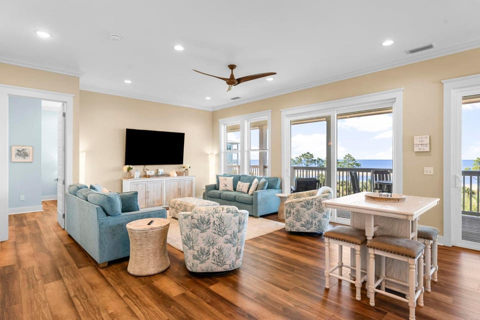 TV and multimedia, Balcony/Terrace, Living room, Seating area, Dining area, Sea view
