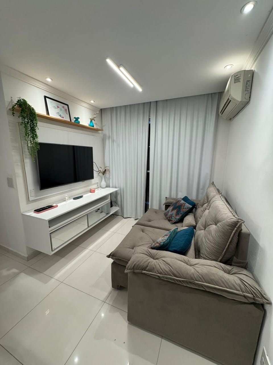 Communal lounge/ TV room, TV and multimedia, Living room, Seating area