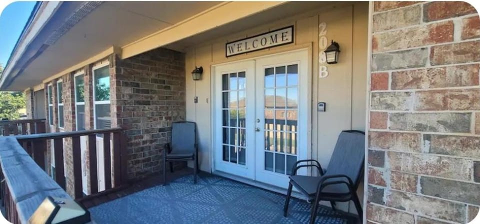 The Wilshire Retreat Apartment in Bedford