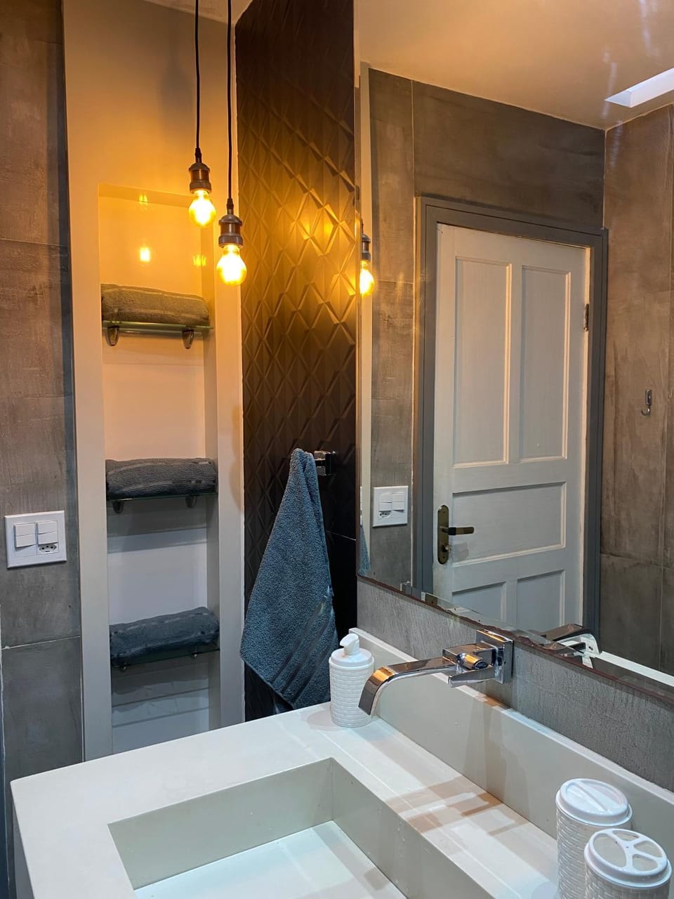 Shower, Bathroom, towels