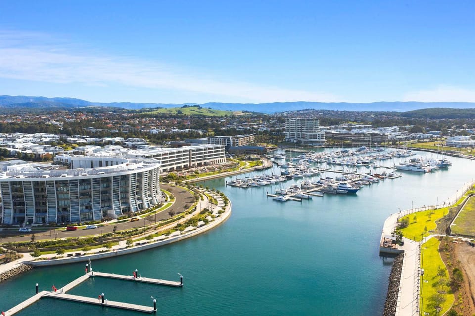 Marinafront Retreat Shell Cove Apartment in Wollongong